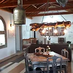 De Baixo Da Ponte Holiday home Biscoitos (Terceira)