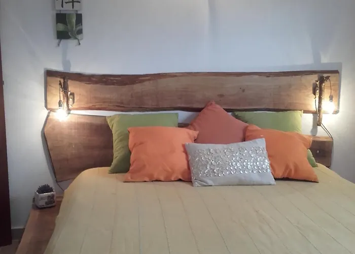 桥下度假屋 度假居